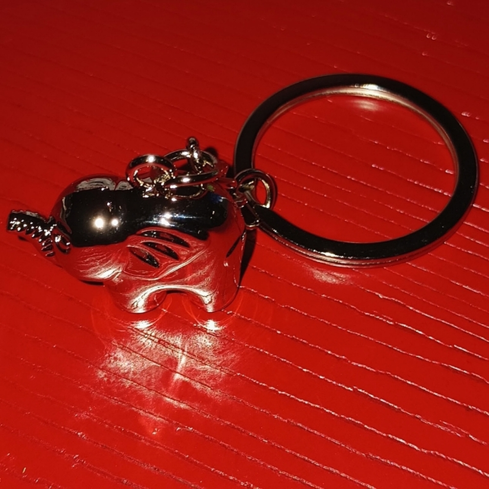 Elephant Keychain - Picture 2 of 5